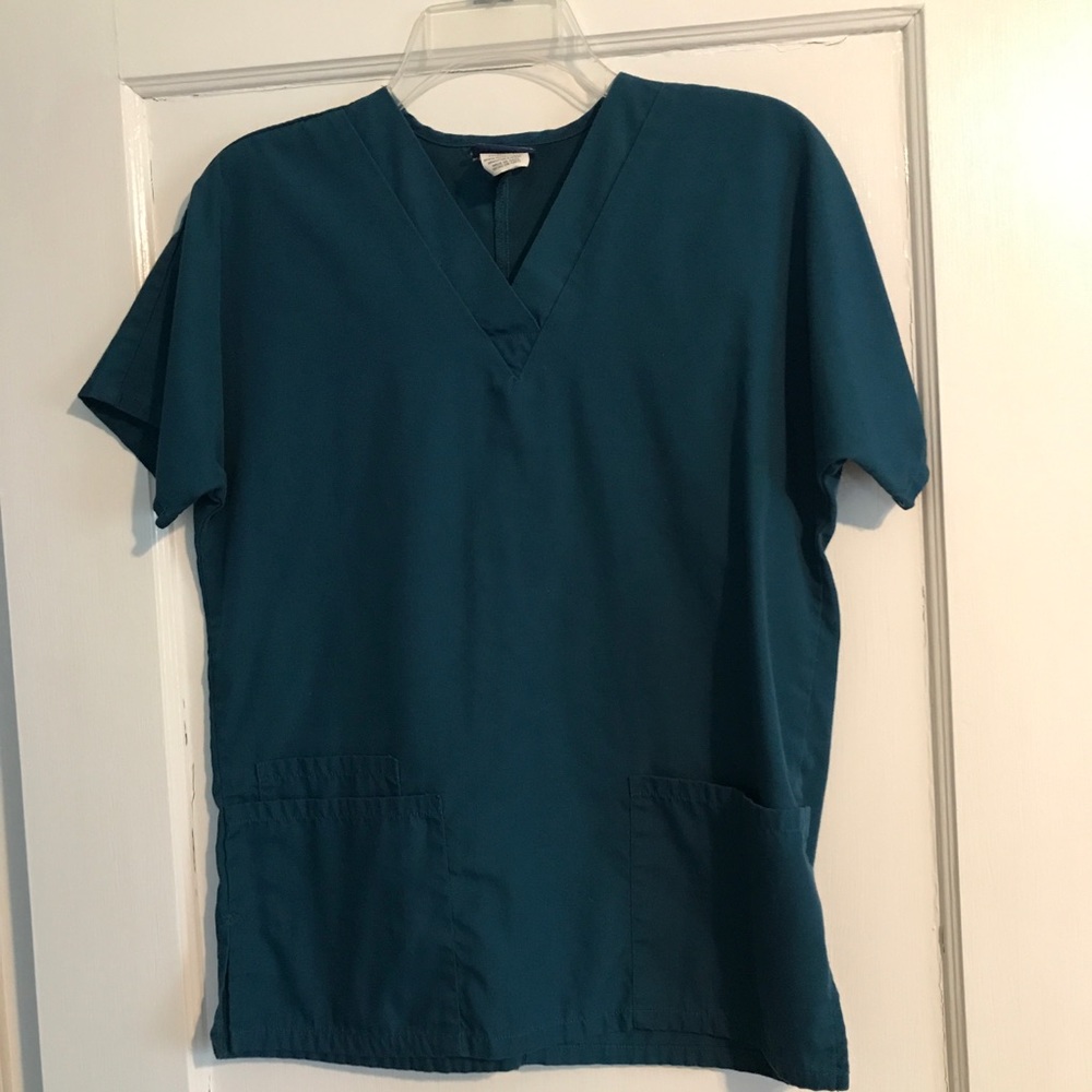 Cherokee scrub top